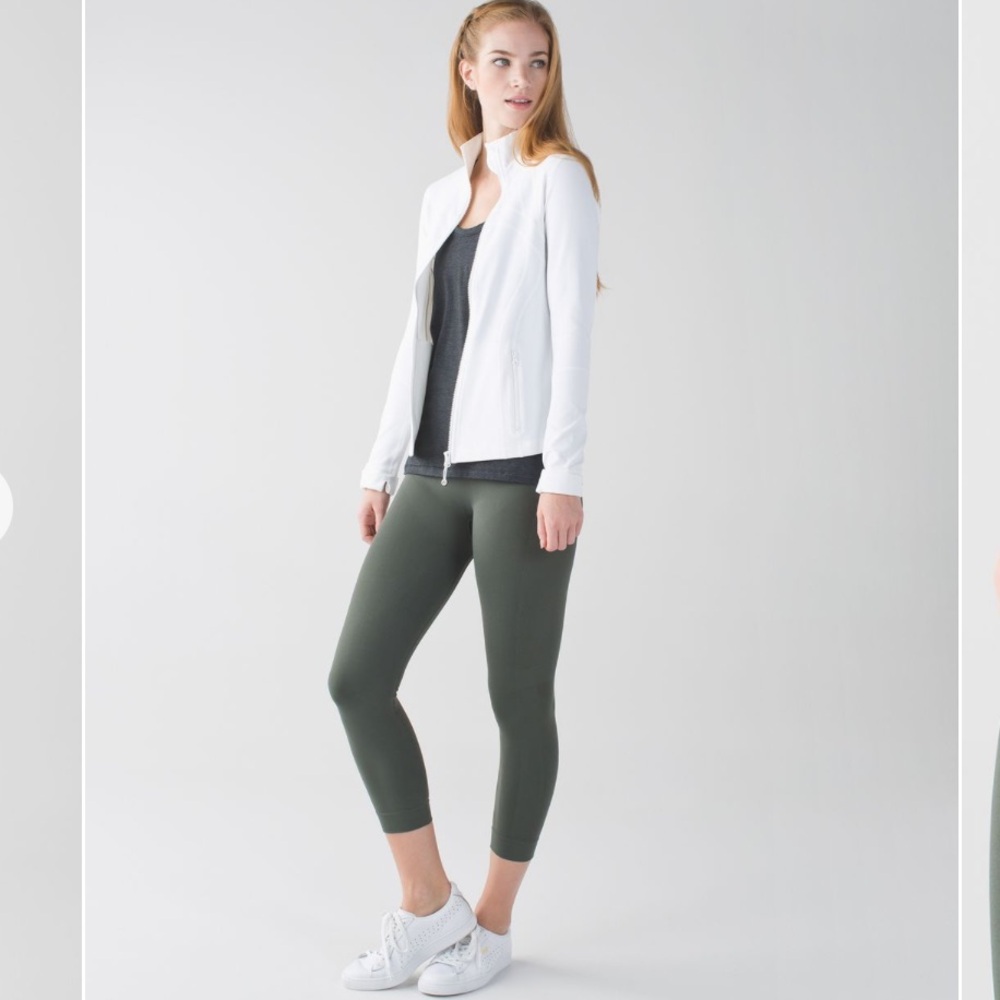 Lululemon zone in crop gator‎ green XS $118 NWOT